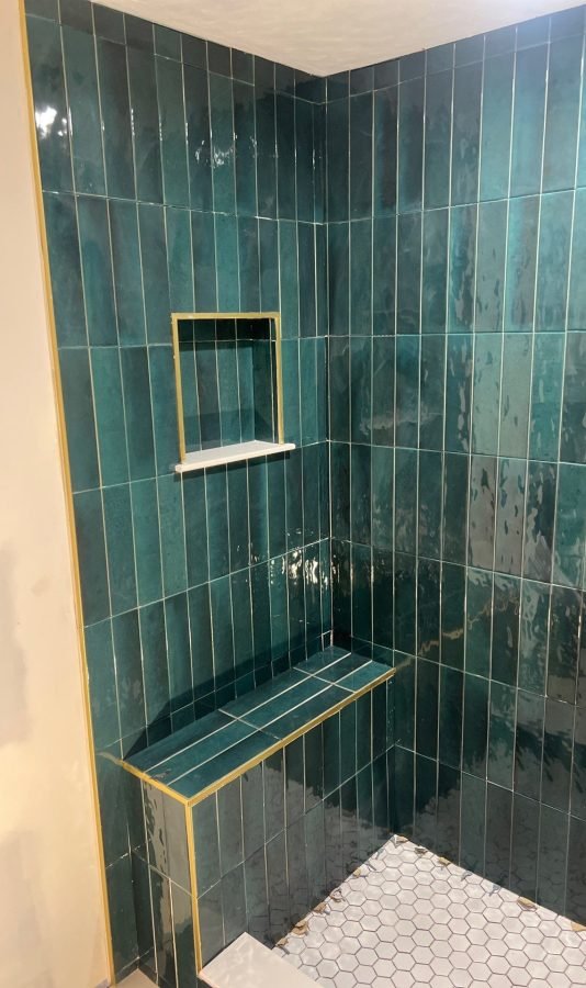 haymarket green tile bathroom 02